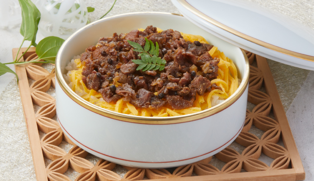 牛そぼろ風丼